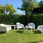 A Due Passi Da 3* Aci SantʼAntonio