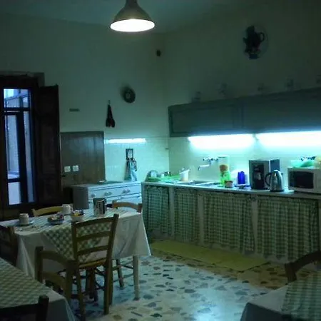 A Due Passi Da Aci SantʼAntonio